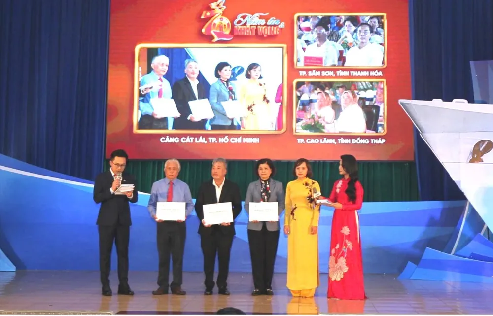 cau truyen hinh niem tin va khat vong 3.jpg