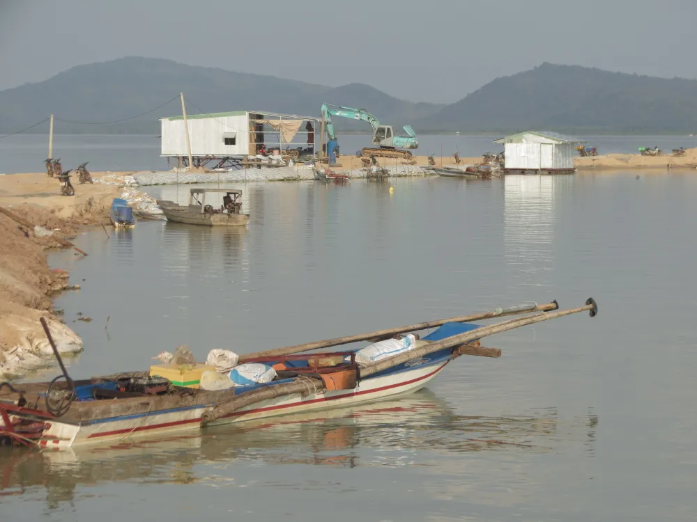 Hồ Dầu Tiếng đang là điểm đến trải nghiệm  của lớp thanh niên Bình Dương và các tỉnh Đông Nam bộ.JPG