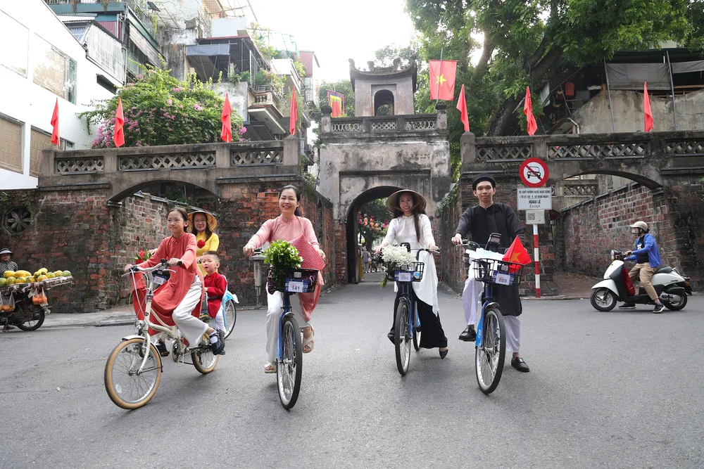 CN3 Anh2-ao dai 1.jpg