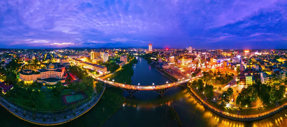 PSA Anh10-9-2- Móng Cái - thành phố biên cương.jpg