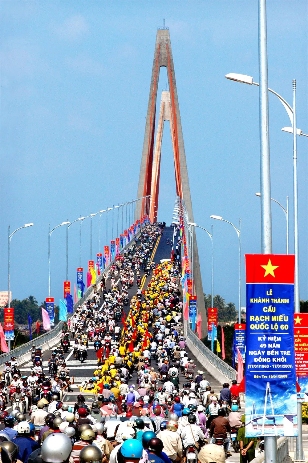 NK 31-3- Khánh thành cầu Rạch Miễu năm 2009.jpeg