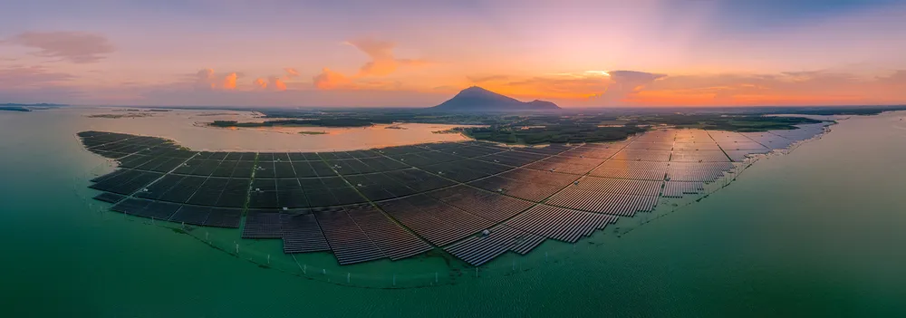 PSA Phạm Quốc Hưng -  Điện mặt trời trên hồ Dầu Tiếng.jpg