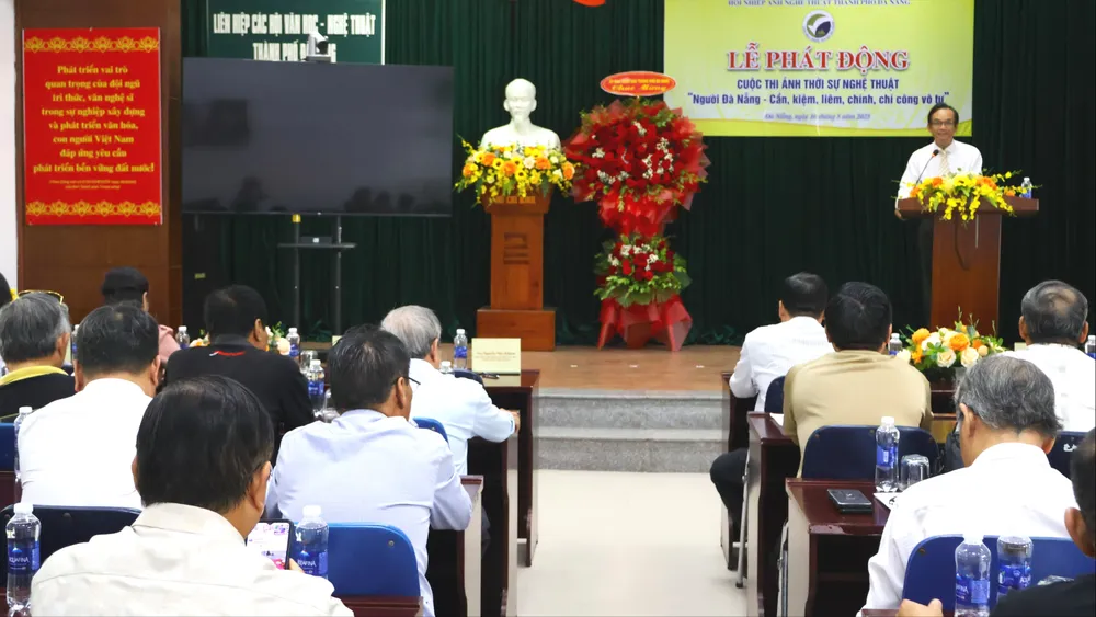 Liên hiệp các Hội Văn học – Nghệ thuật TP Đà Nẵng đã phát động Cuộc thi ảnh thời sự nghệ thuật “Người Đà Nẵng – Cần, kiệm, liêm, chính, chí công vô tư”