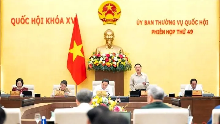 Phó Chủ tịch Quốc hội Nguyễn Khắc Định điều hành phiên họp 