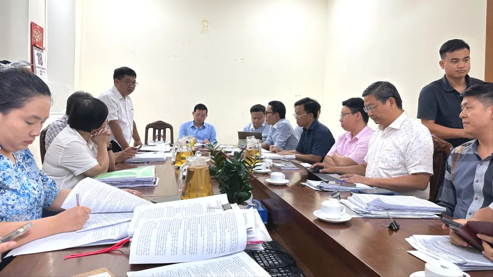Buổi làm việc của Tổ Công tác 5013 vào chiều ngày 18-9. Ảnh: THANH HIỀN