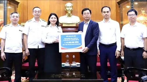 Ủy ban Trung ương MTTQ Việt Nam tiếp nhận ủng hộ 