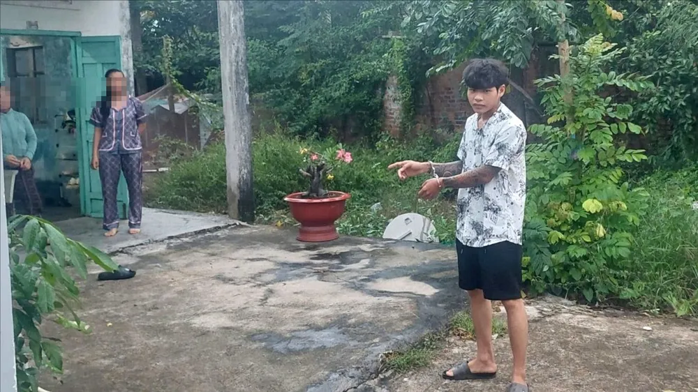 Phan Phước Thảo dùng dao khống chế, cướp tài sản của chính em họ rồi bỏ trốn. Ảnh: Công an Lâm Đồng