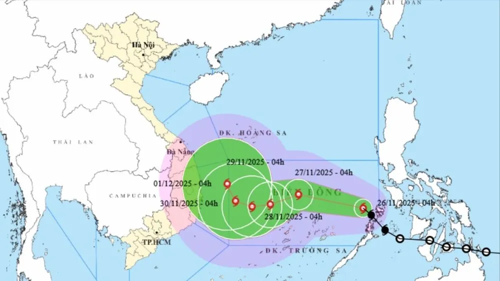 Bão Koto giật cấp 13 vào Biển Đông, trở thành cơn bão số 15