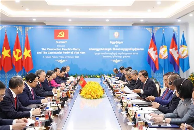 Tổng Bí thư Tô Lâm và Chủ tịch Đảng Nhân dân Campuchia Hun Sen đồng chủ trì Hội đàm song phương giữa Đảng Cộng sản Việt Nam và Đảng Nhân dân Campuchia. Ảnh: THỐNG NHẤT/TTXVN