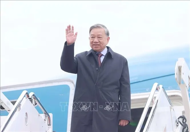 Tổng Bí thư Tô Lâm đến sân bay quân sự Andrews, thủ đô Washington D.C. Ảnh: Thống Nhất/TTXVN