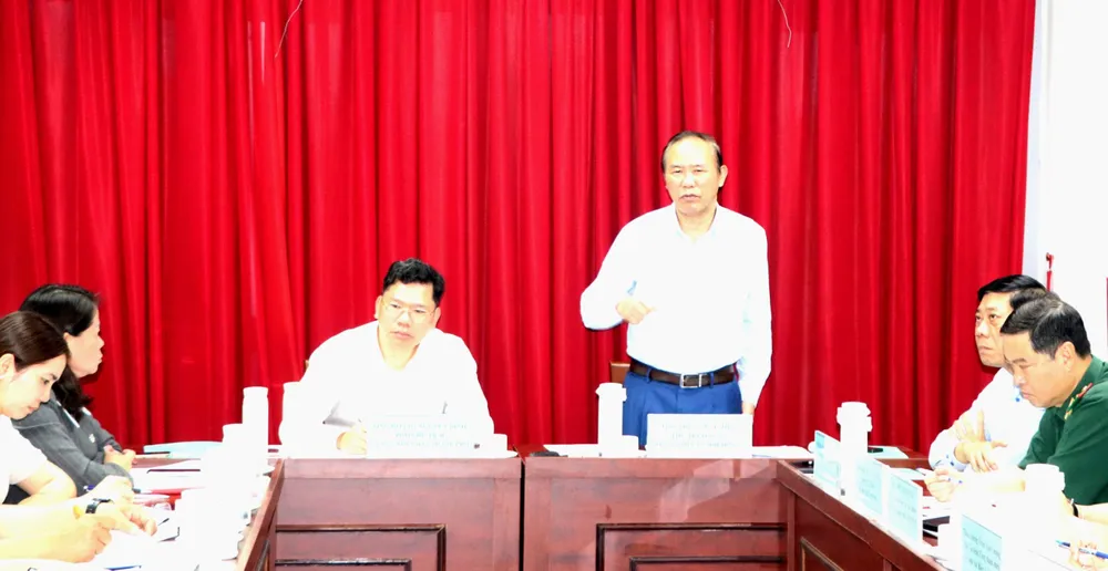 Thứ trưởng Bộ NN-MT Phùng Đức Tiến, Phó Trưởng Ban Chỉ đạo quốc gia về IUU phát biểu tại buổi làm việc.