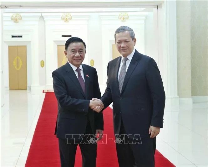 Thường trực Ban Bí thư Trần Cẩm Tú hội kiến Thủ tướng Campuchia Hun Manet. Ảnh: Phương Hoa/TTXVN