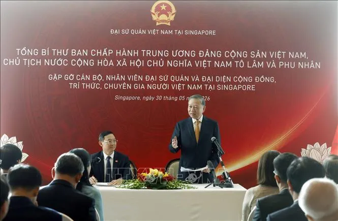 Tổng Bí thư, Chủ tịch nước Tô Lâm phát biểu tại buổi gặp gỡ cán bộ, nhân viên đại sứ quán và đại diện cộng đồng người Việt Nam tại Singapore. Ảnh: Thống Nhất/TTXVN