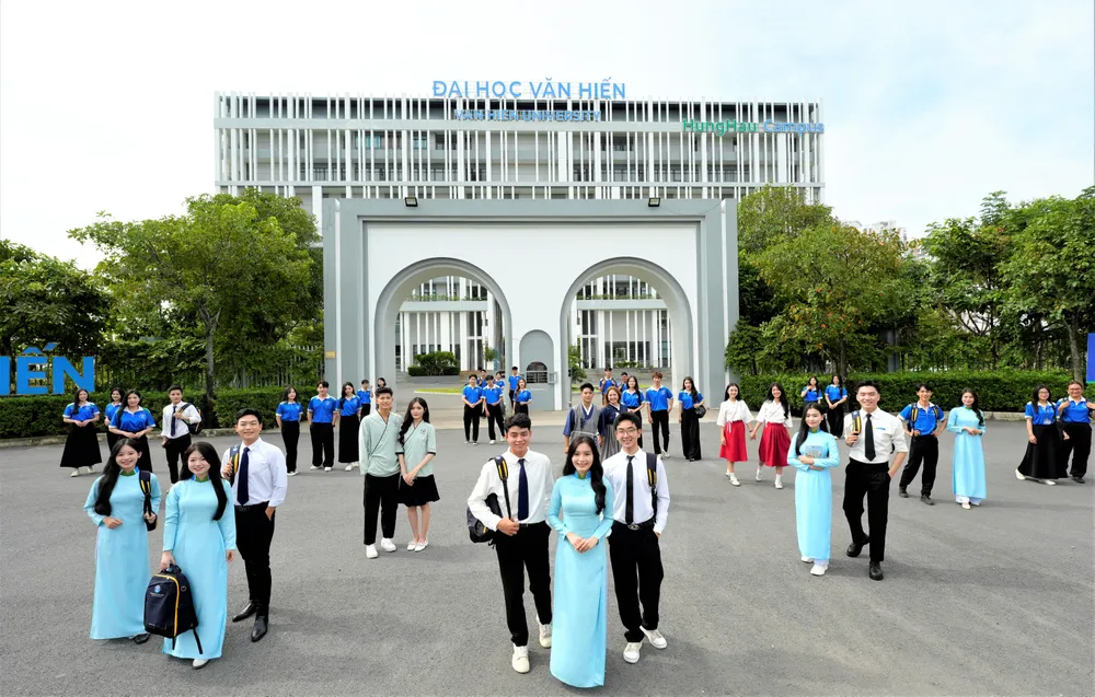 Cơ sở chính của Trường ĐH Văn Hiến tại Khu Nam TPHCM.jpg