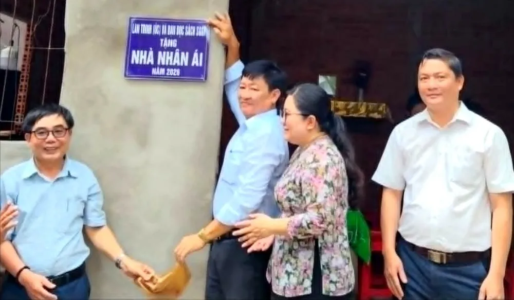 Khánh thành, bàn giao nhà Nhân ái tặng gia đình bà Nguyễn Thị Thắm