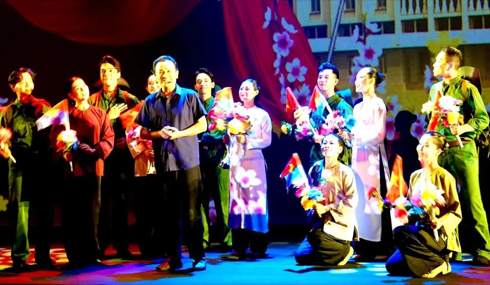 Tiết mục nhạc múa "Giải phóng miền Nam". Ảnh: THÚY BÌNH