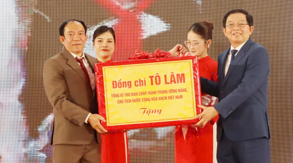 phothutuong_hoquocdung.jpg