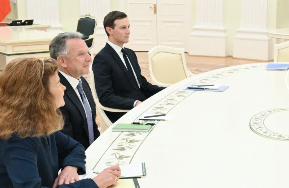Đặc phái viên Steve Witkoff và Jared Kushner đến Nga năm 2025. Ảnh: PRESIDENT OF RUSSIA/ KRISTINA KOMILITSYNA 