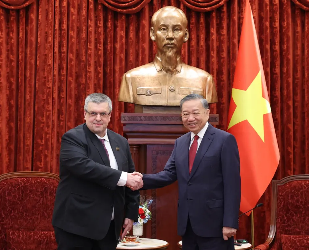 tongbithu_chutichnuoc_tolam.jpg
