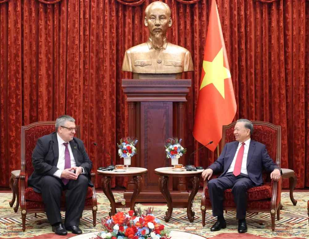 tongbithu_chutichnuoc_tolam1.jpg