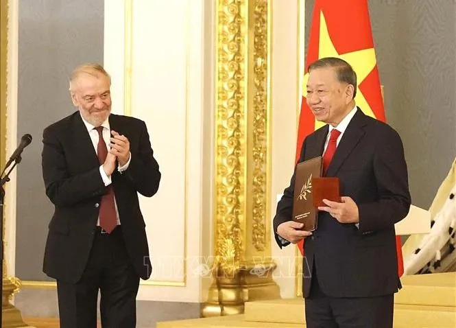 vna_potal_tong_bi_thu_chu_tich_nuoc_to_lam_nhan_giai_thuong_hoa_binh_lev_tolstoy_nam_2026_stand.jpg