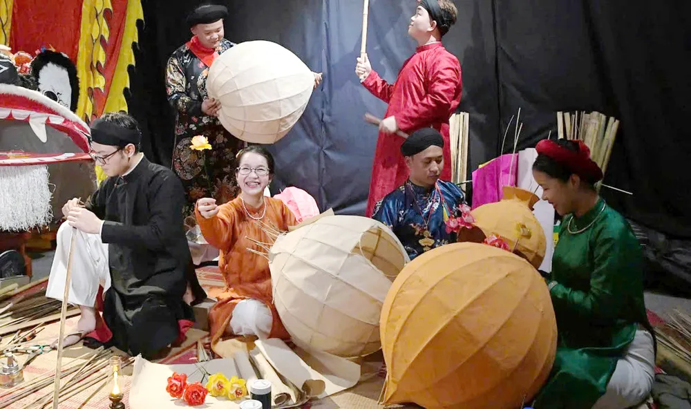 dochoitruyenthong.jpg