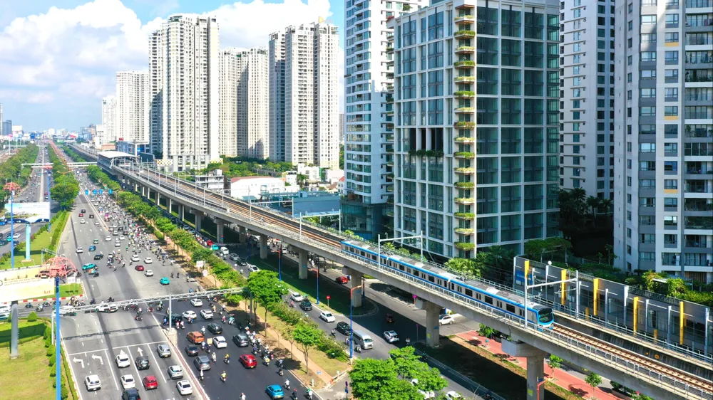 Metro số 1 đi qua khu vực phường An Khánh, kết nối hạ tầng giao thông và không gian đô thị phía Đông TPHCM. Ảnh: HOÀNG HÙNG