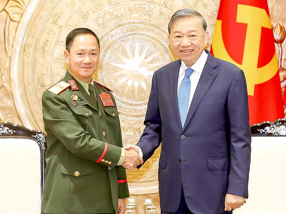tô-lâm---lào.jpg