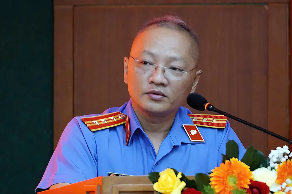 Ông-Hoàng-Nam-Bắc.jpg