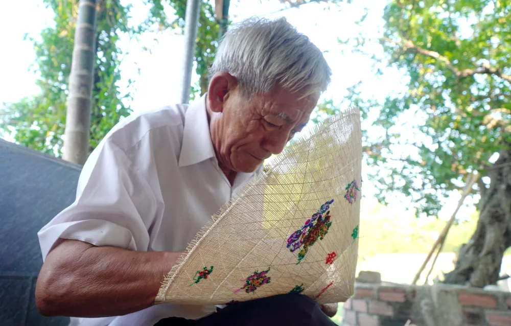 nghe-nhan-lam-non.jpg