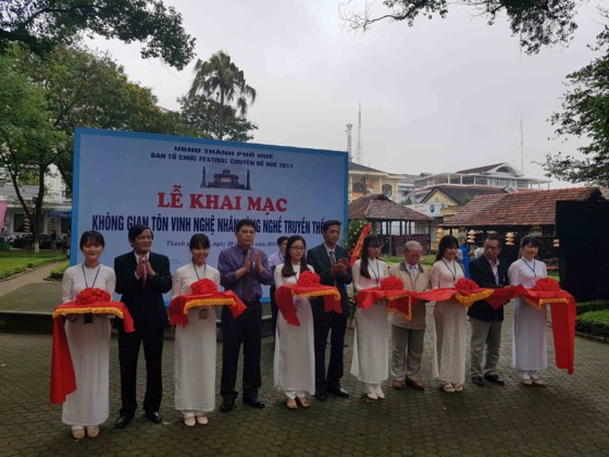 Activities of 7th Hue Craft Village Festival kicked off ảnh 1