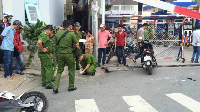 Quận 4: Hai thanh niên nhập viện vì đâm chém nhau