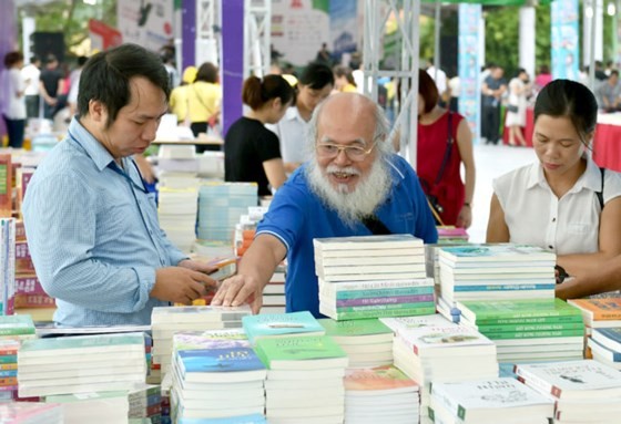 Hanoi Book Fair opens ảnh 3