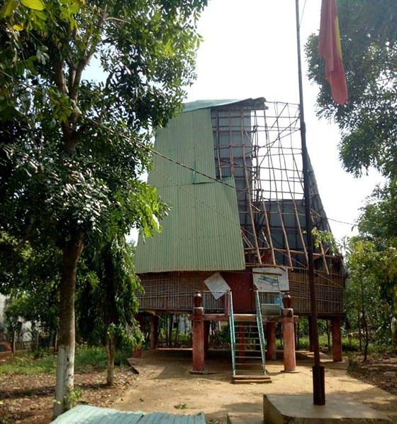 Hailstorm & whirlwind damage dozens of houses in Kontum ảnh 2