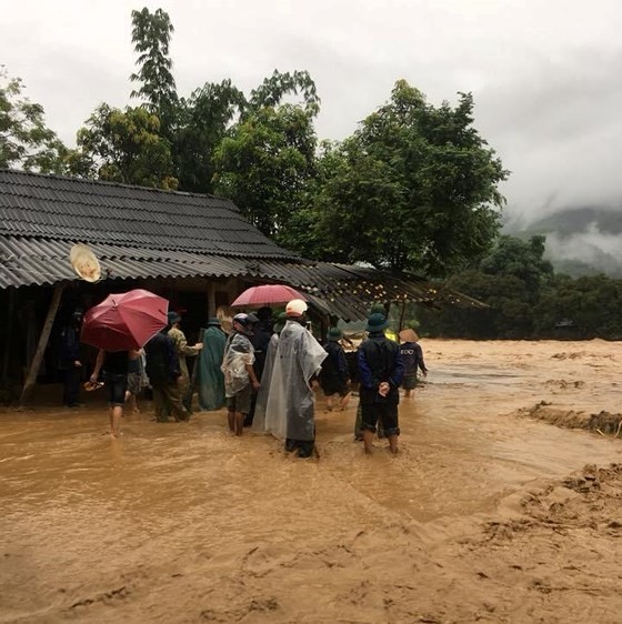 One more tropical low-pressure hits East Sea ảnh 1