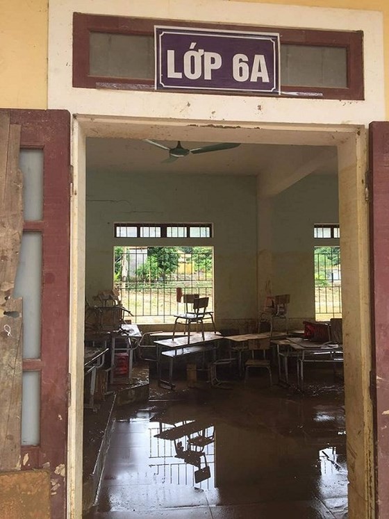 149 students in mountainous commune moved due to flash floods ảnh 3