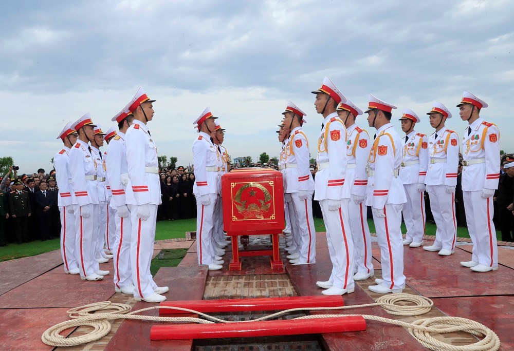 President Tran Dai Quang laid to rest in hometown ảnh 3