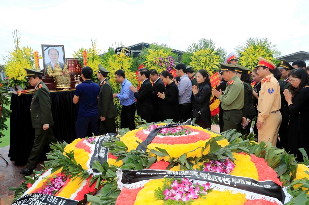 President Tran Dai Quang laid to rest in hometown ảnh 4