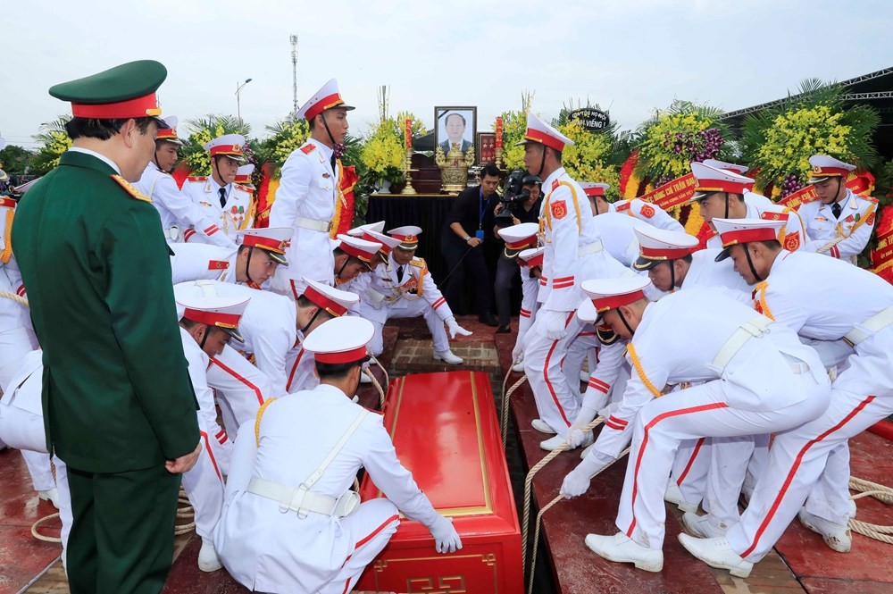 President Tran Dai Quang laid to rest in hometown ảnh 5