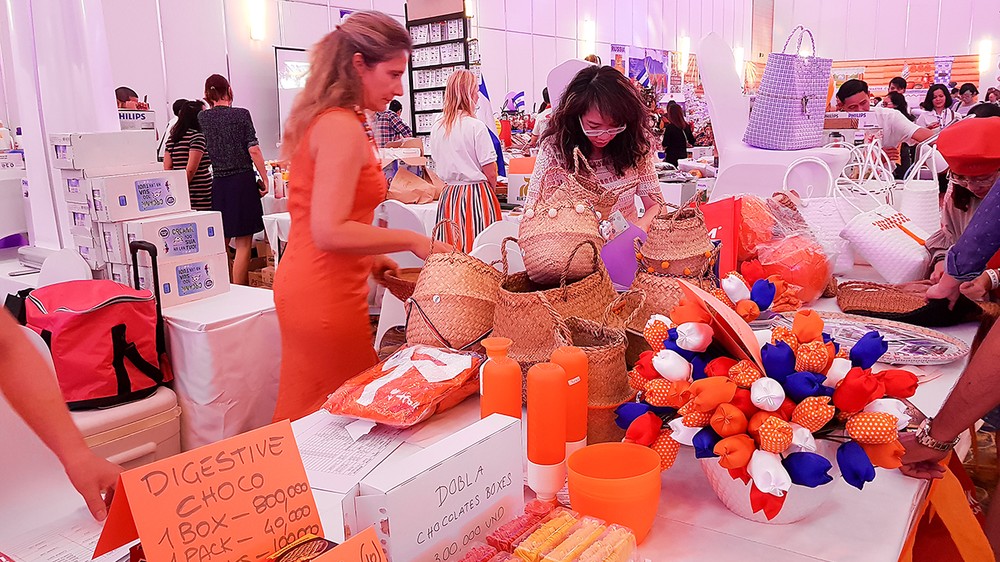 International Charity Bazaar 2018 attracts thousands of visitors ảnh 6