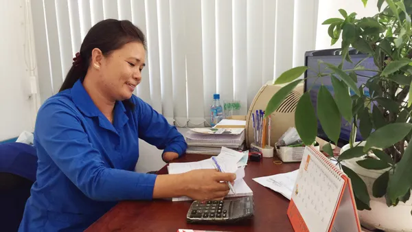 Với nụ cười luôn nở trên môi, Thiều Thị Hằng đã vượt qua được nỗi đau  sau tai nạn lao động