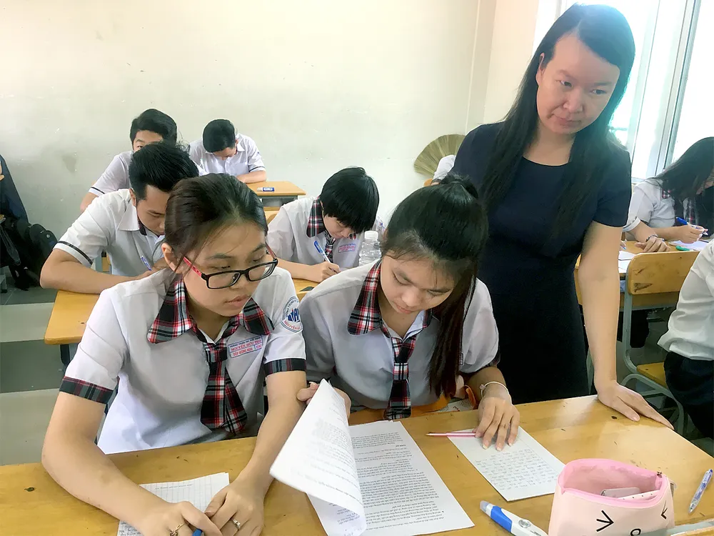 Đề thi minh họa kỳ thi THPT quốc gia: Độ phân hóa cao, vận dụng thực tế nhiều ảnh 1