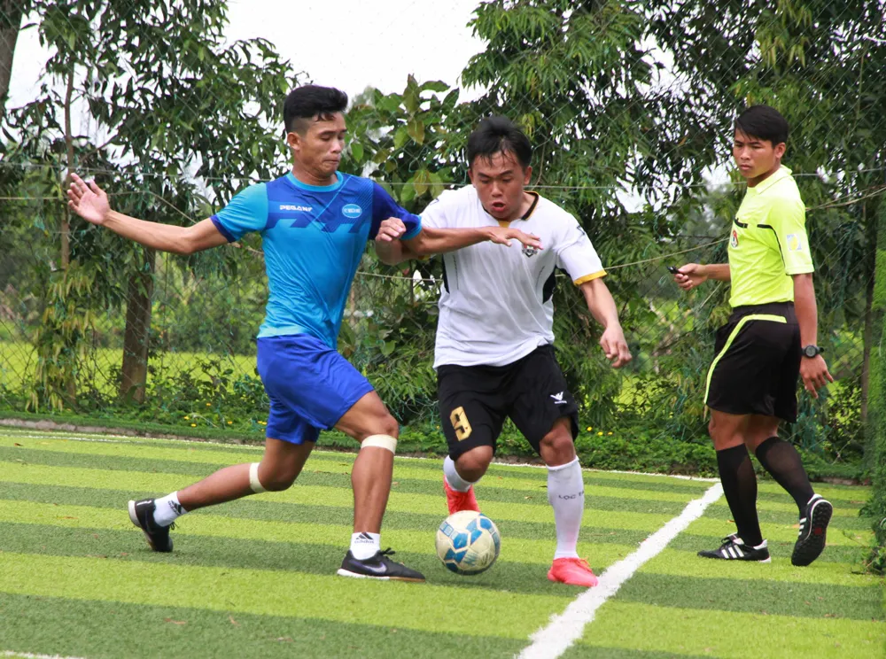 “Quái kiệt” Ngọc Đạt (9) là một trong những hàng hiếm của giới phủi Sài thành