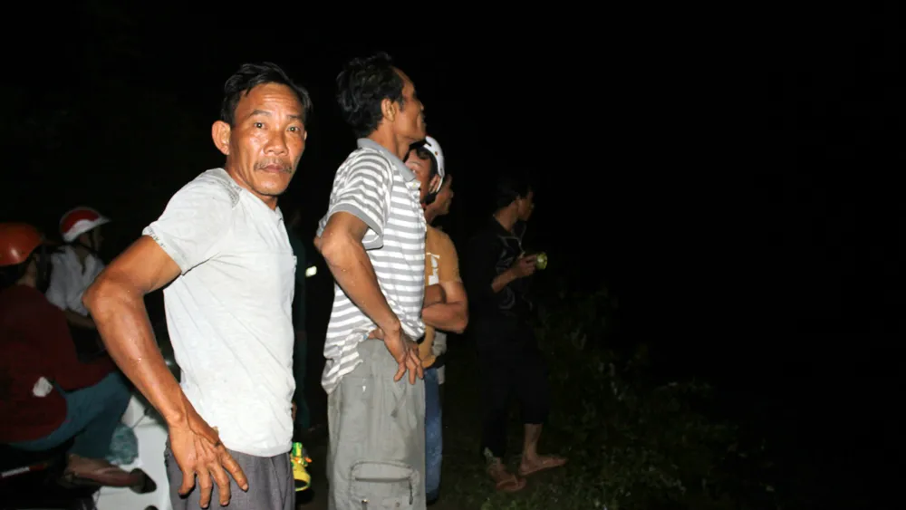 Tìm được thi thể của một trong ba học sinh bị lũ cuốn ảnh 1