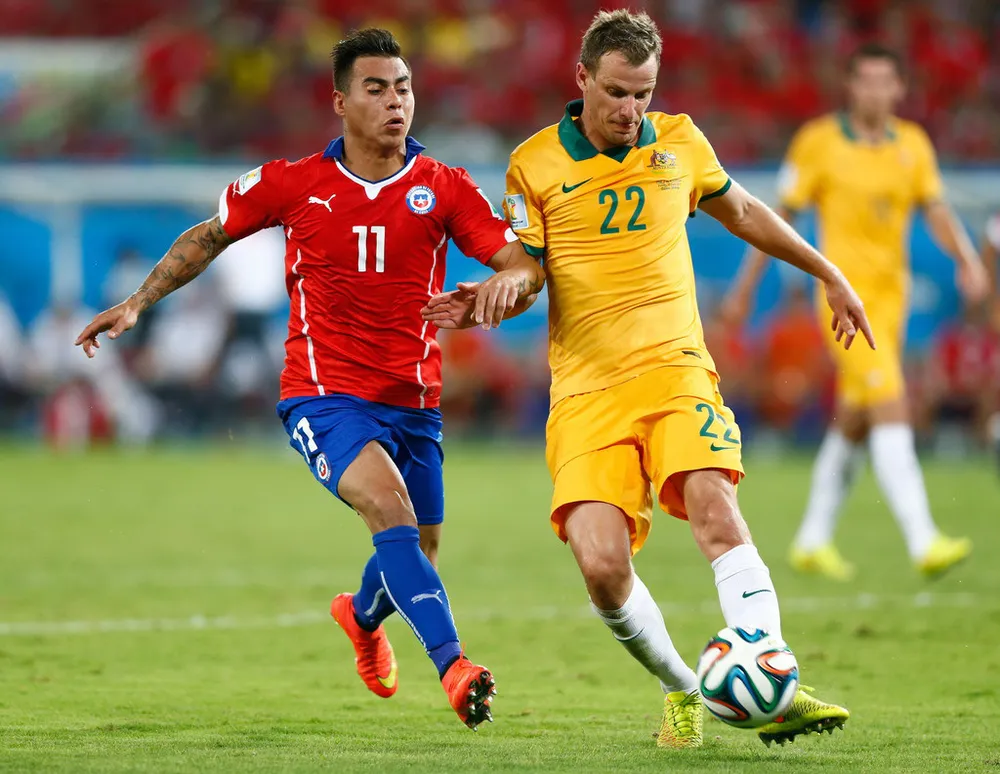Australia (phải) khó tạo nên bất ngờ trước Chile