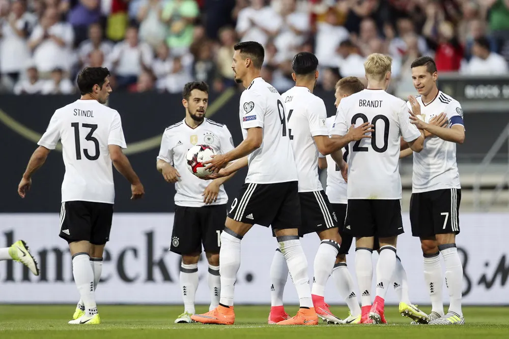 Đức - Mexico: Sức trẻ chống kinh nghiệm ảnh 3