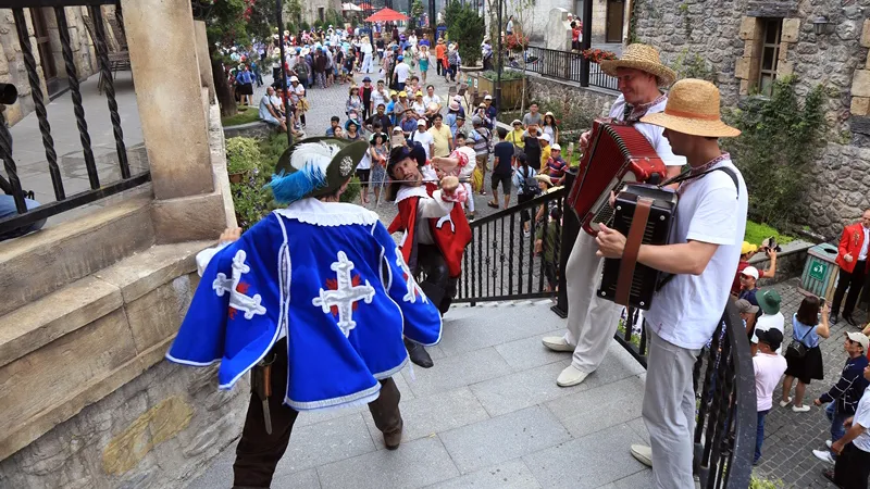 Các ngự lâm quân trình diễn đấu kiếm tại Sun World Ba Na Hills ảnh 5