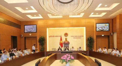 Quang cảnh phiên họp thứ 12 Ủy ban Thường vụ Quốc hội. 