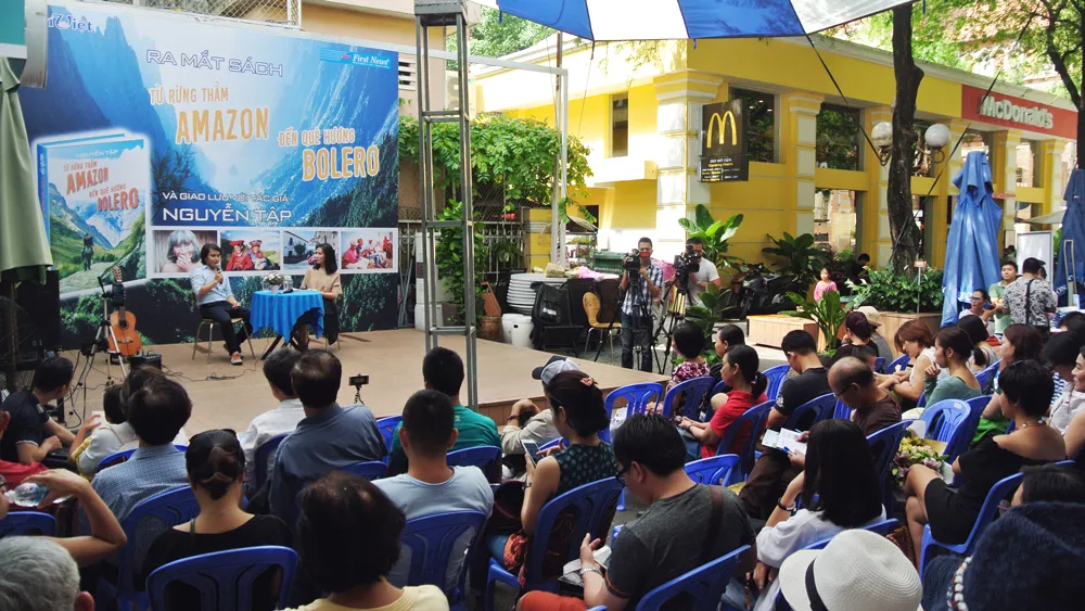 Một buổi ra mắt sách nhận được sự quan tâm của độc giả