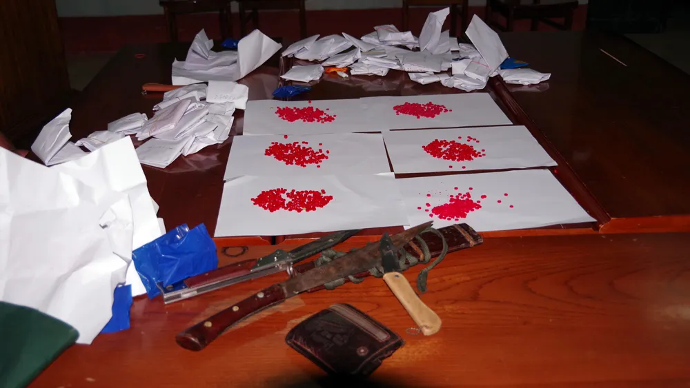 Hơn 10.000 viên ma túy tổng hợp và các hung khí